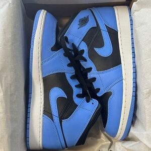 Nike Black and Blue High-Top Sneakers Jordan mid